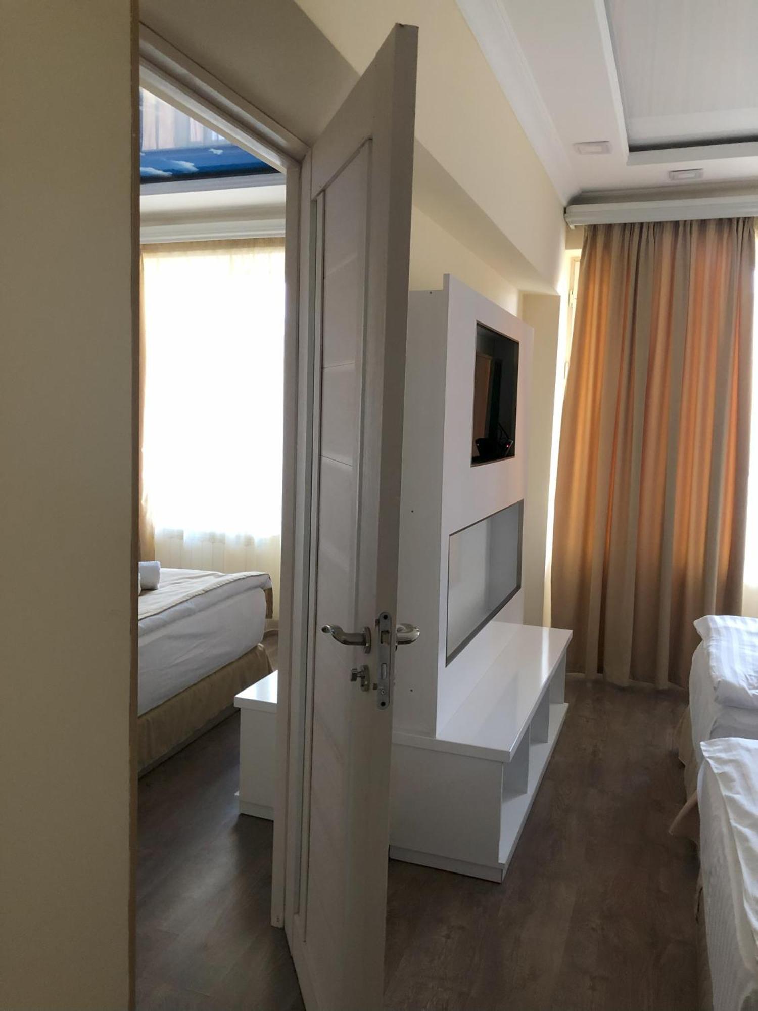 Goris Hotel Екстер'єр фото